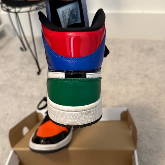 Women’s Air Jordan 1 Mid SE - Picture 7 of 10